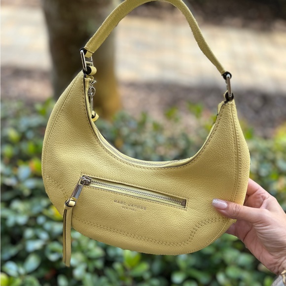 Marc Jacobs Crescent shoulder bag leather light yellow color - Picture 5 of 5
